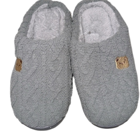 Grey slippers size 36-37 size 6 US - Picture 1 of 8